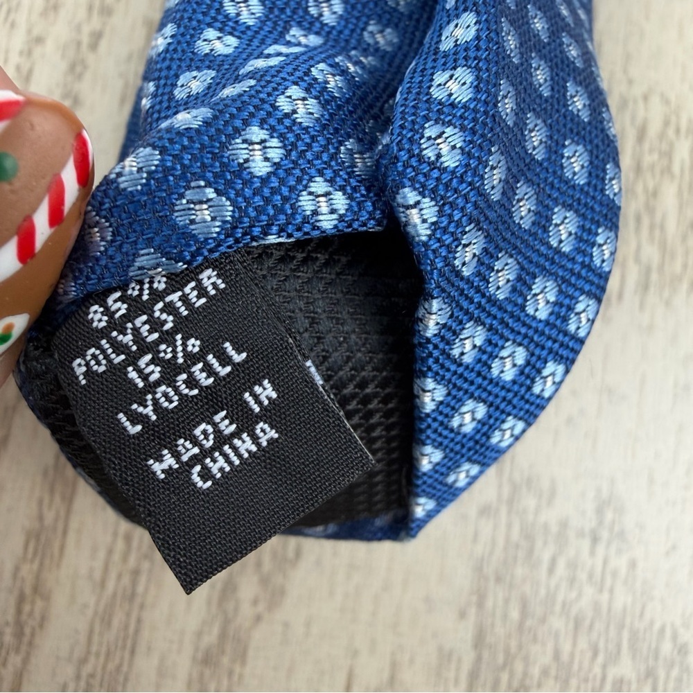 728 Alfani Men's Tie Hazel Neat 400 Blue $55 Lyocell Polyester Blend - Picture 3 of 5